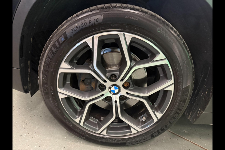 BMW X1 SDrive18i Executive Edition PANO/LEDER/H-UP/NAVI/SFEERVERL/LED/PDC/CRUISE///