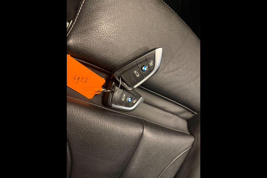 BMW X1 SDrive18i Executive Edition PANO/LEDER/H-UP/NAVI/SFEERVERL/LED/PDC/CRUISE///