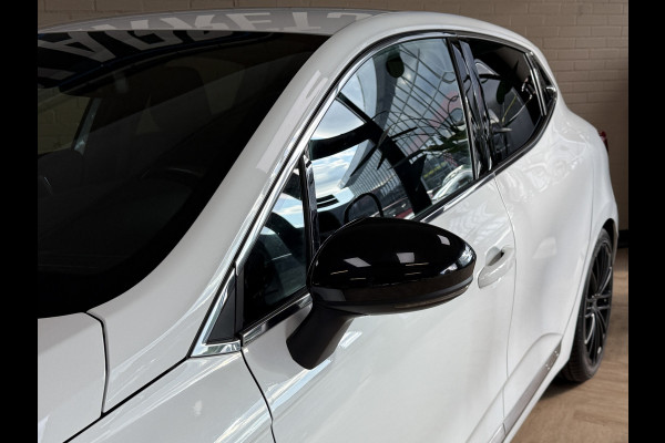Renault Clio 1.3 TCe 130 PK | Edition One | Groot navi | Bose | 17" | Camera | Stuur & Stoel verwarming | 100% Onderhouden!