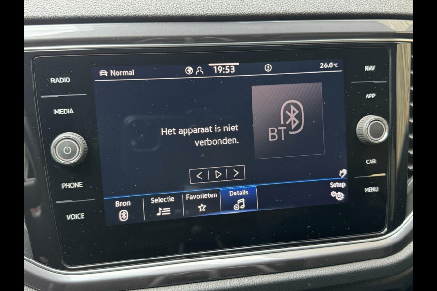 Volkswagen T-Roc 1.5 TSI R-line Automaat | Stoelverwarming | Achteruitrijcamera | Climate control adaptief | Climate control | Keyless entry&star