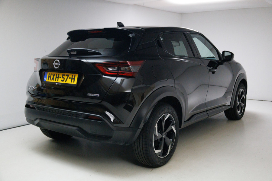 Nissan Juke 1.6 Hybrid N-Connecta 143 PK | Cruise-control | Climate-control | Achteruitrijcamera Half leer/half stof, App-connect, Donker glas