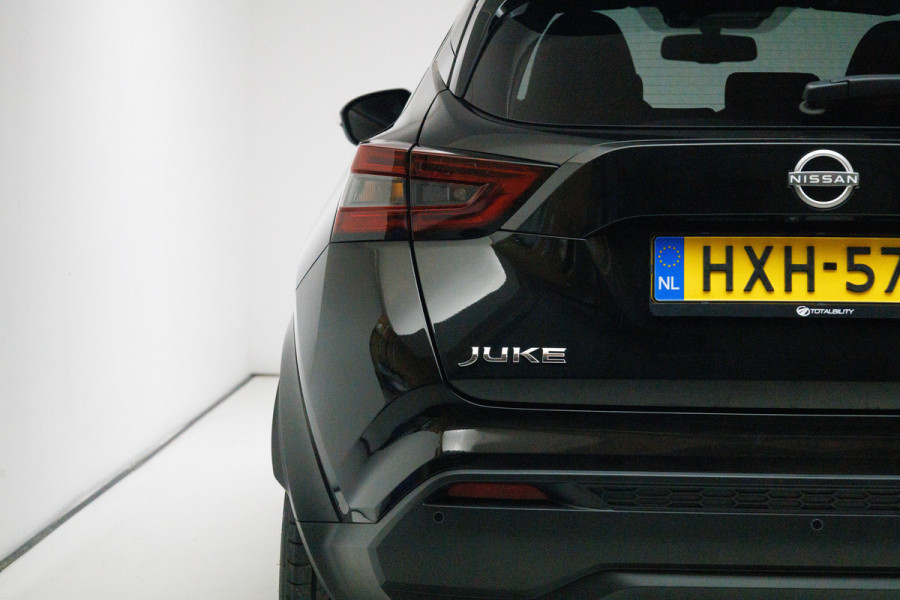 Nissan Juke 1.6 Hybrid N-Connecta 143 PK | Cruise-control | Climate-control | Achteruitrijcamera Half leer/half stof, App-connect, Donker glas