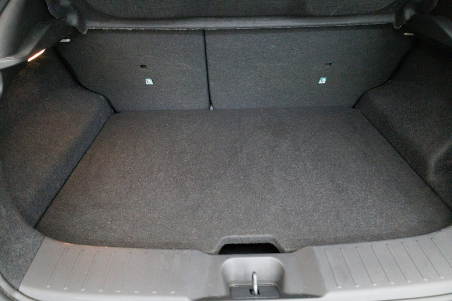 Nissan Juke 1.6 Hybrid N-Connecta 143 PK | Cruise-control | Climate-control | Achteruitrijcamera Half leer/half stof, App-connect, Donker glas