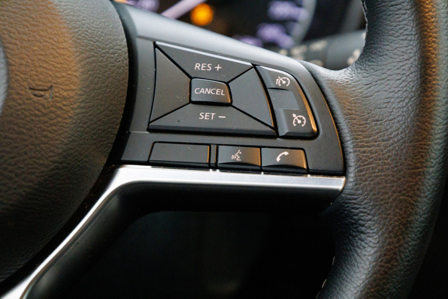 Nissan Juke 1.6 Hybrid N-Connecta 143 PK | Cruise-control | Climate-control | Achteruitrijcamera Half leer/half stof, App-connect, Donker glas