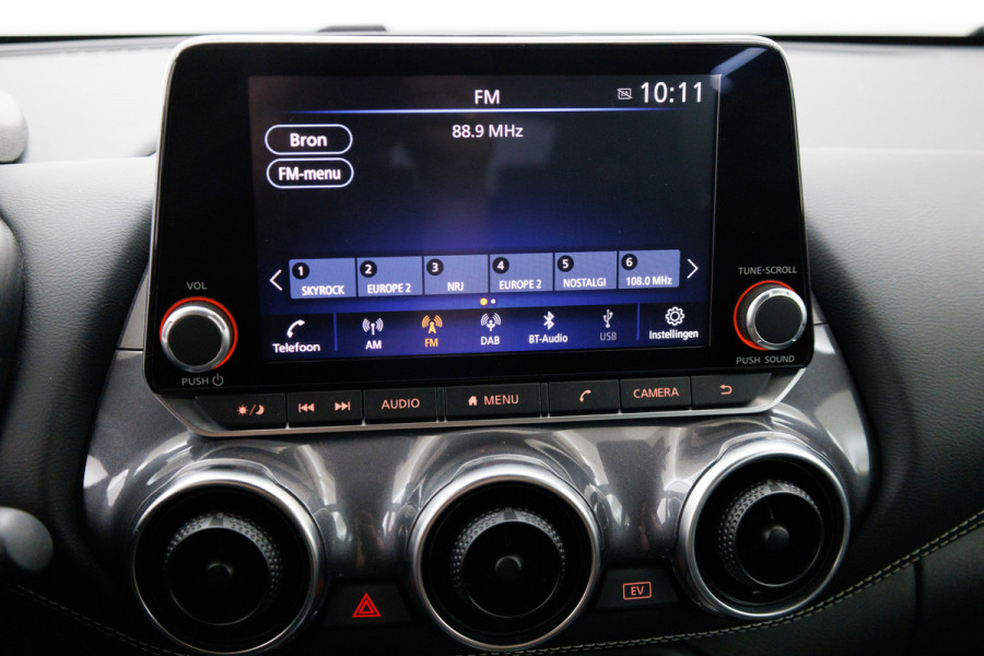 Nissan Juke 1.6 Hybrid N-Connecta 143 PK | Cruise-control | Climate-control | Achteruitrijcamera Half leer/half stof, App-connect, Donker glas