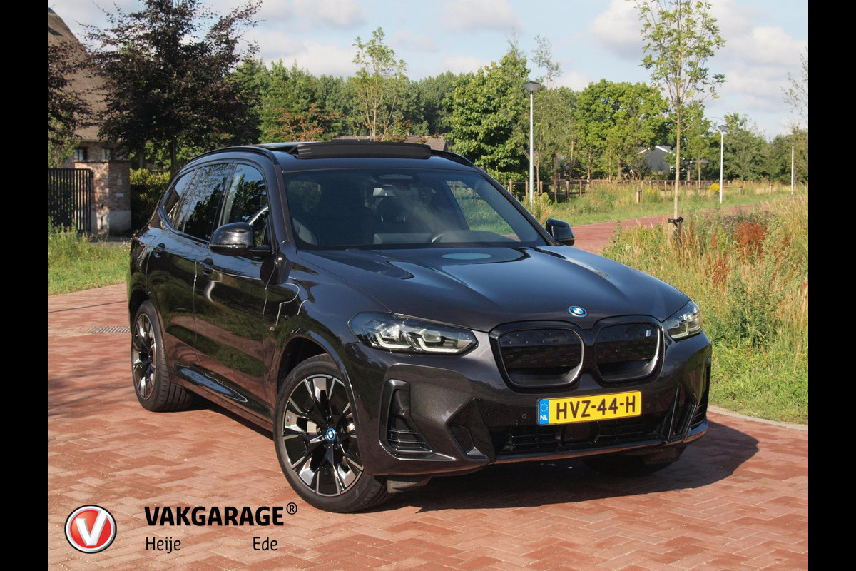 BMW iX3 High Executive 80 kWh | Panoramadak | Camera | Cruise Control | Trekhaak | Apple Carplay | BMW iX3 High Executive 80 kWh | Panoramadak | Camera | Cruise Control | Trekhaak | Apple Carplay |
