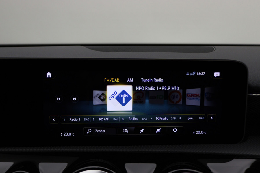 Mercedes-Benz A-Klasse 160 Business Solution AMG Virtual Cockpit, Leer/Stof, Camera, Navigatie, Bluetooth, DAB, LED, 19''