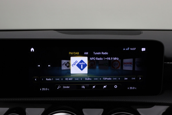 Mercedes-Benz A-Klasse 160 Business Solution AMG Virtual Cockpit, Leer/Stof, Camera, Navigatie, Bluetooth, DAB, LED, 19''