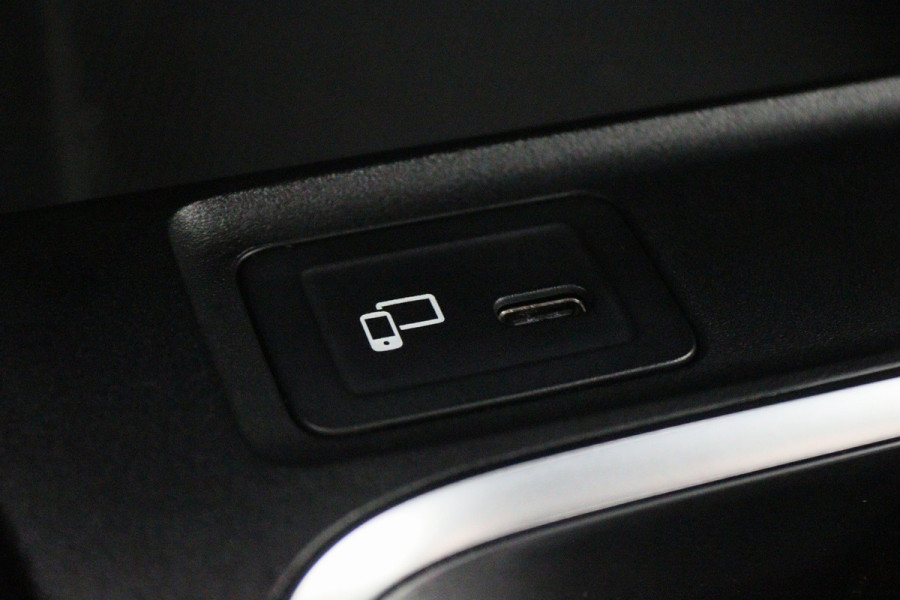 Mercedes-Benz A-Klasse 160 Business Solution AMG Virtual Cockpit, Leer/Stof, Camera, Navigatie, Bluetooth, DAB, LED, 19''