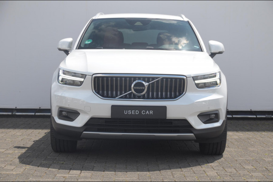 Volvo XC40 T4 190PK Automaat Inscription / Adaptieve cruise control / Parkeersensoren met camera / BLIS / Stoelverwarming / Elektrische stoelen / Keyless entry / Elektrische achterklep