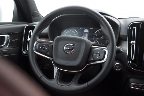 Volvo XC40 T4 190PK Automaat Inscription / Adaptieve cruise control / Parkeersensoren met camera / BLIS / Stoelverwarming / Elektrische stoelen / Keyless entry / Elektrische achterklep