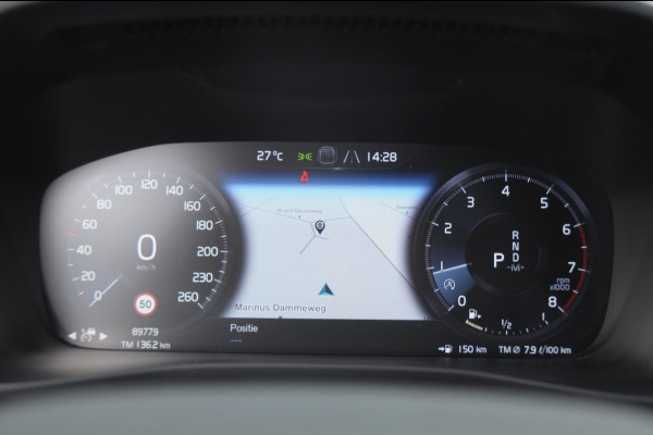 Volvo XC40 T4 190PK Automaat Inscription / Adaptieve cruise control / Parkeersensoren met camera / BLIS / Stoelverwarming / Elektrische stoelen / Keyless entry / Elektrische achterklep
