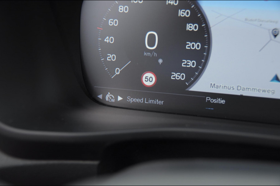 Volvo XC40 T4 190PK Automaat Inscription / Adaptieve cruise control / Parkeersensoren met camera / BLIS / Stoelverwarming / Elektrische stoelen / Keyless entry / Elektrische achterklep