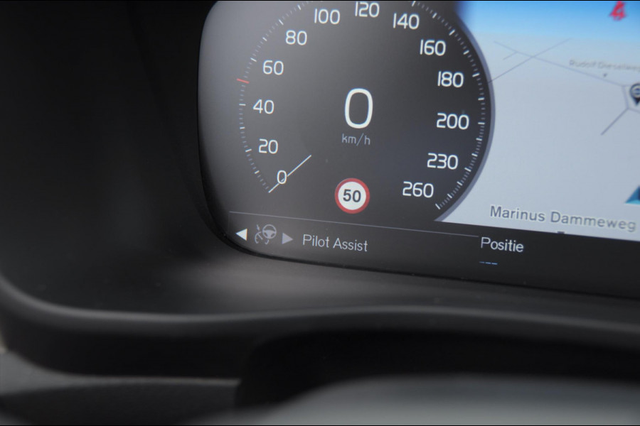 Volvo XC40 T4 190PK Automaat Inscription / Adaptieve cruise control / Parkeersensoren met camera / BLIS / Stoelverwarming / Elektrische stoelen / Keyless entry / Elektrische achterklep