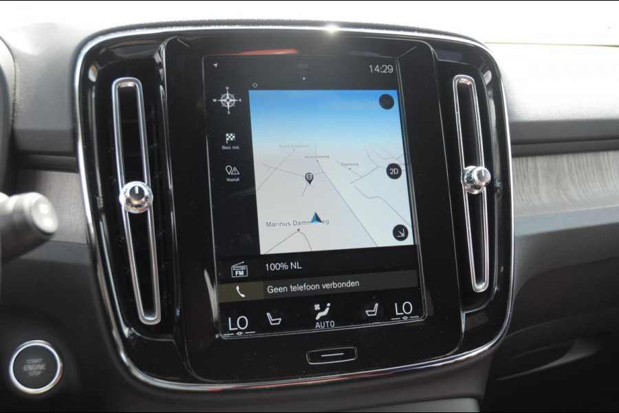 Volvo XC40 T4 190PK Automaat Inscription / Adaptieve cruise control / Parkeersensoren met camera / BLIS / Stoelverwarming / Elektrische stoelen / Keyless entry / Elektrische achterklep