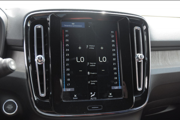 Volvo XC40 T4 190PK Automaat Inscription / Adaptieve cruise control / Parkeersensoren met camera / BLIS / Stoelverwarming / Elektrische stoelen / Keyless entry / Elektrische achterklep