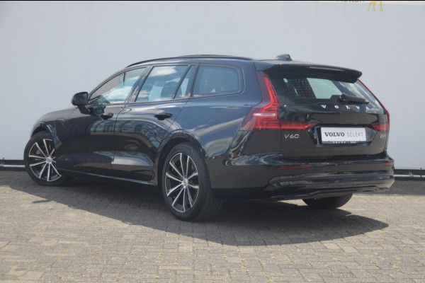 Volvo V60 T6 350PK Automaat AWD Plus Dark / Adaptive cruise control / Elektrische stoelen / Harman Kardon audio / Trekhaak / Pilot assist / BLIS / Stoel en stuur verwarming / Elektrische achterklep / Parkeersensoren met 360 camera / Google infotainment