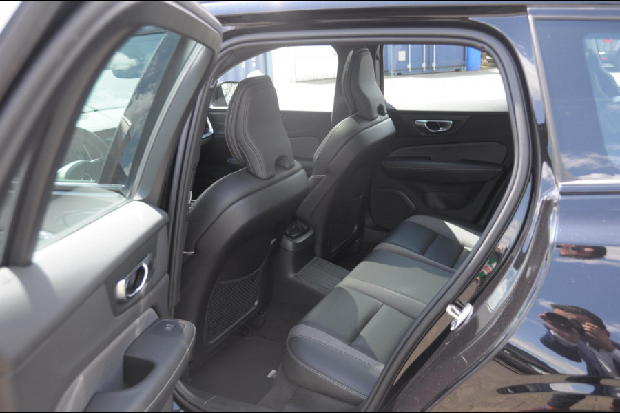 Volvo V60 T6 350PK Automaat AWD Plus Dark / Adaptive cruise control / Elektrische stoelen / Harman Kardon audio / Trekhaak / Pilot assist / BLIS / Stoel en stuur verwarming / Elektrische achterklep / Parkeersensoren met 360 camera / Google infotainment