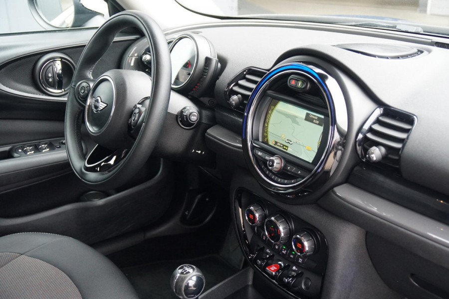 MINI Clubman 1.5 Cooper Chili Serious Business + LED / ADAPTIEVE SCHOKDEMPERS / CLIMATE CONTROL / SENSOREN MINI Clubman 1.5 Cooper Chili Serious Business + LED / ADAPTIEVE SCHOKDEMPERS / CLIMATE CONTROL / SENSOREN