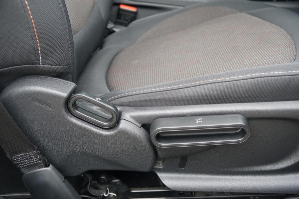 MINI Clubman 1.5 Cooper Chili Serious Business + LED / ADAPTIEVE SCHOKDEMPERS / CLIMATE CONTROL / SENSOREN MINI Clubman 1.5 Cooper Chili Serious Business + LED / ADAPTIEVE SCHOKDEMPERS / CLIMATE CONTROL / SENSOREN