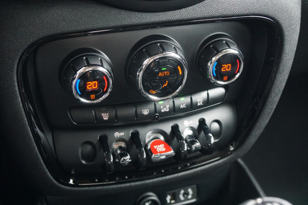 MINI Clubman 1.5 Cooper Chili Serious Business + LED / ADAPTIEVE SCHOKDEMPERS / CLIMATE CONTROL / SENSOREN MINI Clubman 1.5 Cooper Chili Serious Business + LED / ADAPTIEVE SCHOKDEMPERS / CLIMATE CONTROL / SENSOREN