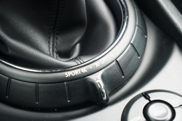 MINI Clubman 1.5 Cooper Chili Serious Business + LED / ADAPTIEVE SCHOKDEMPERS / CLIMATE CONTROL / SENSOREN MINI Clubman 1.5 Cooper Chili Serious Business + LED / ADAPTIEVE SCHOKDEMPERS / CLIMATE CONTROL / SENSOREN