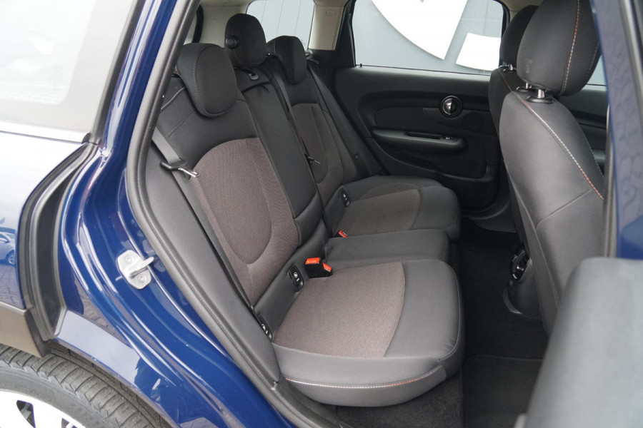 MINI Clubman 1.5 Cooper Chili Serious Business + LED / ADAPTIEVE SCHOKDEMPERS / CLIMATE CONTROL / SENSOREN MINI Clubman 1.5 Cooper Chili Serious Business + LED / ADAPTIEVE SCHOKDEMPERS / CLIMATE CONTROL / SENSOREN