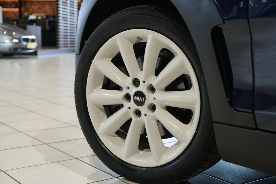 MINI Clubman 1.5 Cooper Chili Serious Business + LED / ADAPTIEVE SCHOKDEMPERS / CLIMATE CONTROL / SENSOREN MINI Clubman 1.5 Cooper Chili Serious Business + LED / ADAPTIEVE SCHOKDEMPERS / CLIMATE CONTROL / SENSOREN