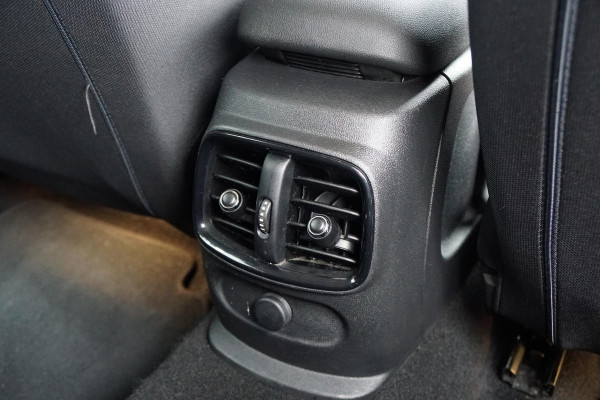 MINI Clubman 1.5 Cooper Chili Serious Business + LED / ADAPTIEVE SCHOKDEMPERS / CLIMATE CONTROL / SENSOREN MINI Clubman 1.5 Cooper Chili Serious Business + LED / ADAPTIEVE SCHOKDEMPERS / CLIMATE CONTROL / SENSOREN