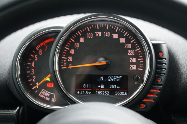 MINI Clubman 1.5 Cooper Chili Serious Business + LED / ADAPTIEVE SCHOKDEMPERS / CLIMATE CONTROL / SENSOREN MINI Clubman 1.5 Cooper Chili Serious Business + LED / ADAPTIEVE SCHOKDEMPERS / CLIMATE CONTROL / SENSOREN