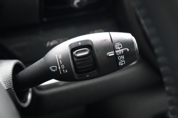 MINI Clubman 1.5 Cooper Chili Serious Business + LED / ADAPTIEVE SCHOKDEMPERS / CLIMATE CONTROL / SENSOREN MINI Clubman 1.5 Cooper Chili Serious Business + LED / ADAPTIEVE SCHOKDEMPERS / CLIMATE CONTROL / SENSOREN