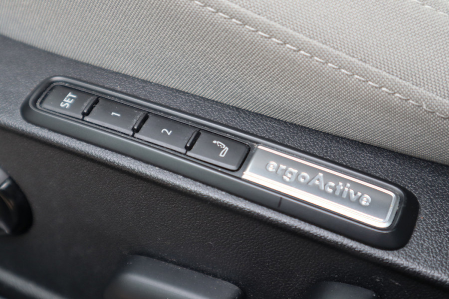 Volkswagen Golf 1.5 TSI Style | Massage | Virtual cockpit | Sfeerverlichting |