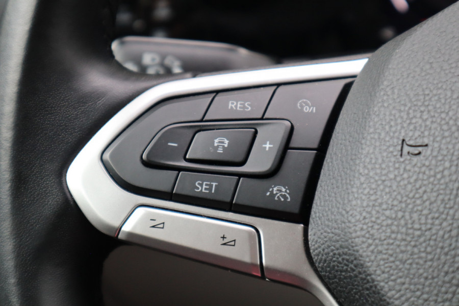 Volkswagen Golf 1.5 TSI Style | Massage | Virtual cockpit | Sfeerverlichting |