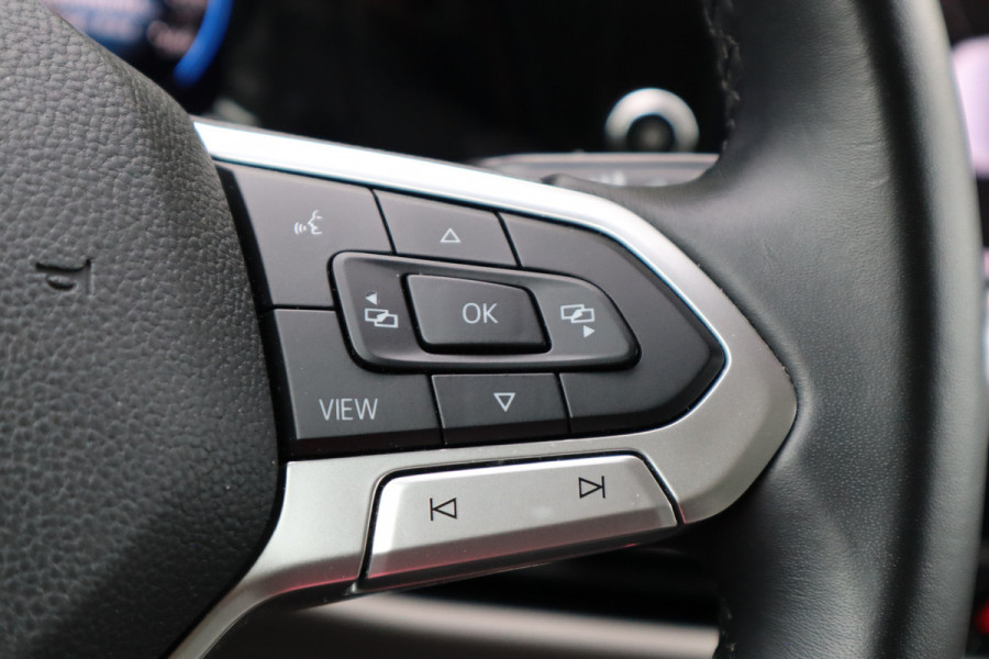 Volkswagen Golf 1.5 TSI Style | Massage | Virtual cockpit | Sfeerverlichting |