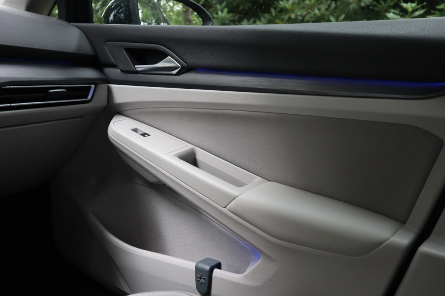 Volkswagen Golf 1.5 TSI Style | Massage | Virtual cockpit | Sfeerverlichting |