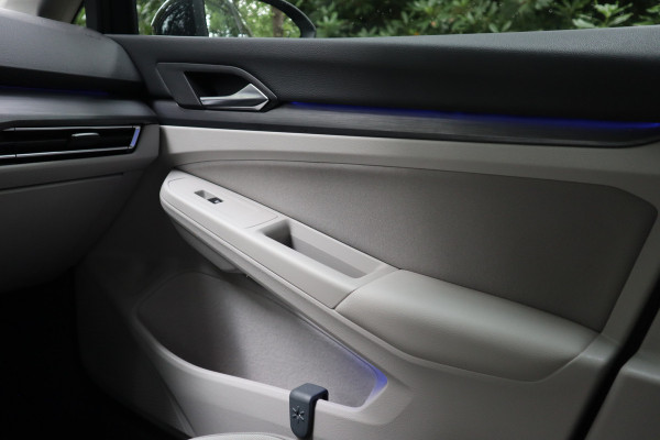 Volkswagen Golf 1.5 TSI Style | Massage | Virtual cockpit | Sfeerverlichting |