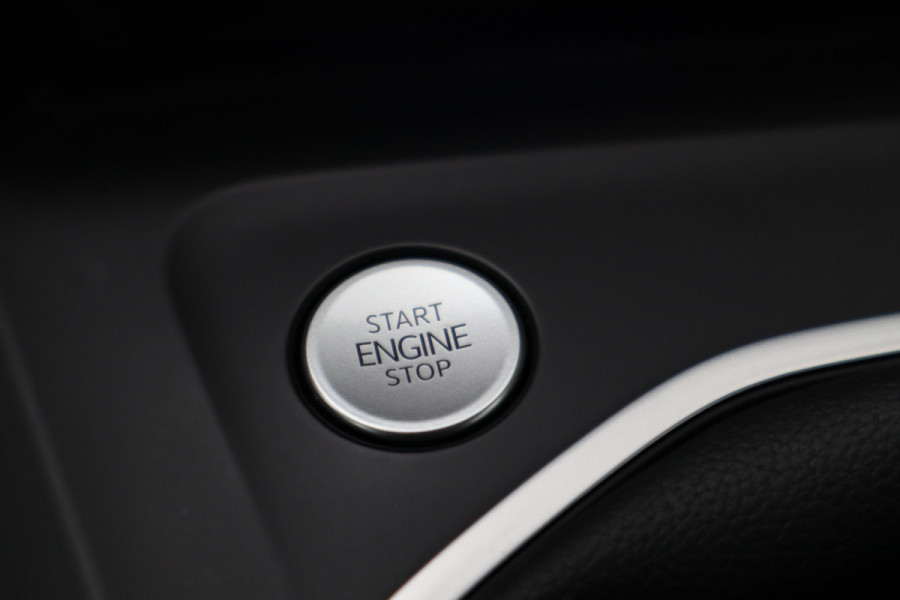 Volkswagen Golf 1.5 TSI Style | Massage | Virtual cockpit | Sfeerverlichting |