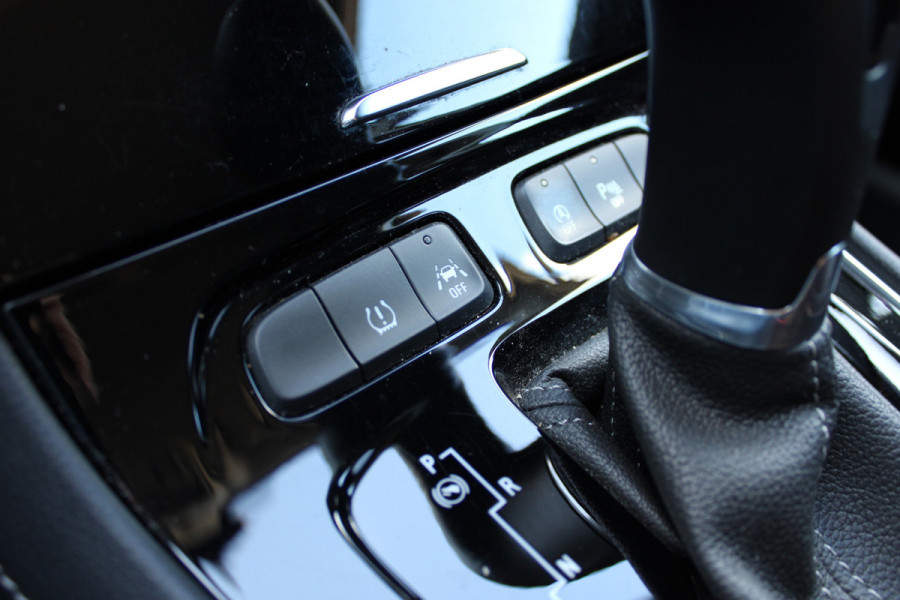 Opel Grandland X 1.2 Turbo Business Executive | Trekhaak | Camera | Winter pack