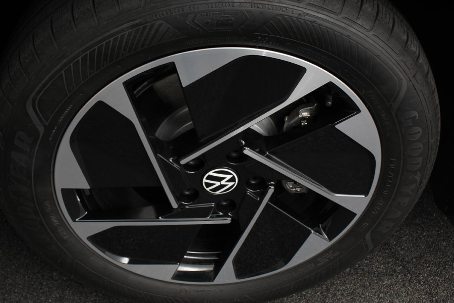 Volkswagen ID.3 Pro Edition 204pk | Warmtepomp | 18"Lichtmetalen Velgen | Navigatie | Camera | Adaptive Cruise Control | Climate Control