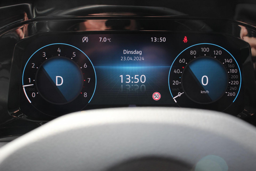 Volkswagen Golf 1.5 eTSI 131pk DSG Life | Navigatie | Apple Carplay/Android Auto | Parkeersensoren | Adaptive Cruise Control | Stoel- en stuurverwarming | Lane Assist | Ledverlichting | Climate Control