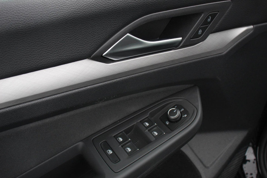 Volkswagen Golf 1.5 eTSI 131pk DSG Life | Navigatie | Apple Carplay/Android Auto | Parkeersensoren | Adaptive Cruise Control | Stoel- en stuurverwarming | Lane Assist | Ledverlichting | Climate Control