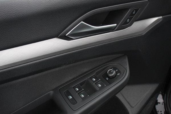 Volkswagen Golf 1.5 eTSI 131pk DSG Life | Navigatie | Apple Carplay/Android Auto | Parkeersensoren | Adaptive Cruise Control | Stoel- en stuurverwarming | Lane Assist | Ledverlichting | Climate Control