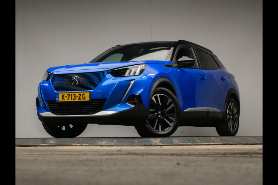 Peugeot e-2008 EV GT Pack 50 kWh Sport 3 FASE (PANORAMADAK,APPLE CARPLAY,LED,NAVI,3D CAMERA,ALCANTARA,DODE HOEK,NETTESTAAT)