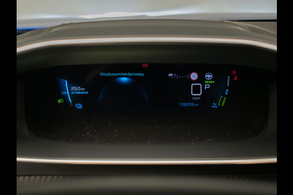 Peugeot e-2008 EV GT Pack 50 kWh Sport 3 FASE (PANORAMADAK,APPLE CARPLAY,LED,NAVI,3D CAMERA,ALCANTARA,DODE HOEK,NETTESTAAT)