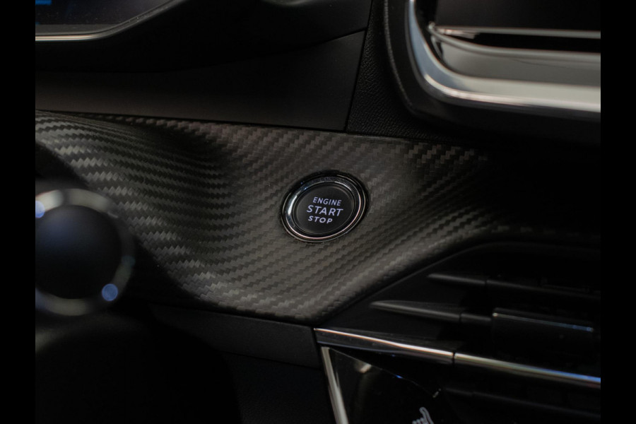 Peugeot e-2008 EV GT Pack 50 kWh Sport 3 FASE (PANORAMADAK,APPLE CARPLAY,LED,NAVI,3D CAMERA,ALCANTARA,DODE HOEK,NETTESTAAT)