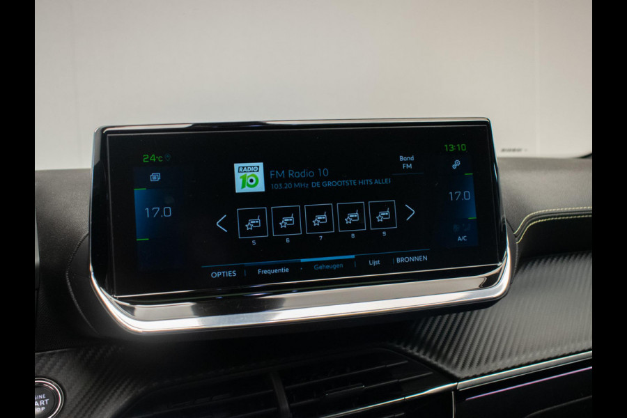 Peugeot e-2008 EV GT Pack 50 kWh Sport 3 FASE (PANORAMADAK,APPLE CARPLAY,LED,NAVI,3D CAMERA,ALCANTARA,DODE HOEK,NETTESTAAT)