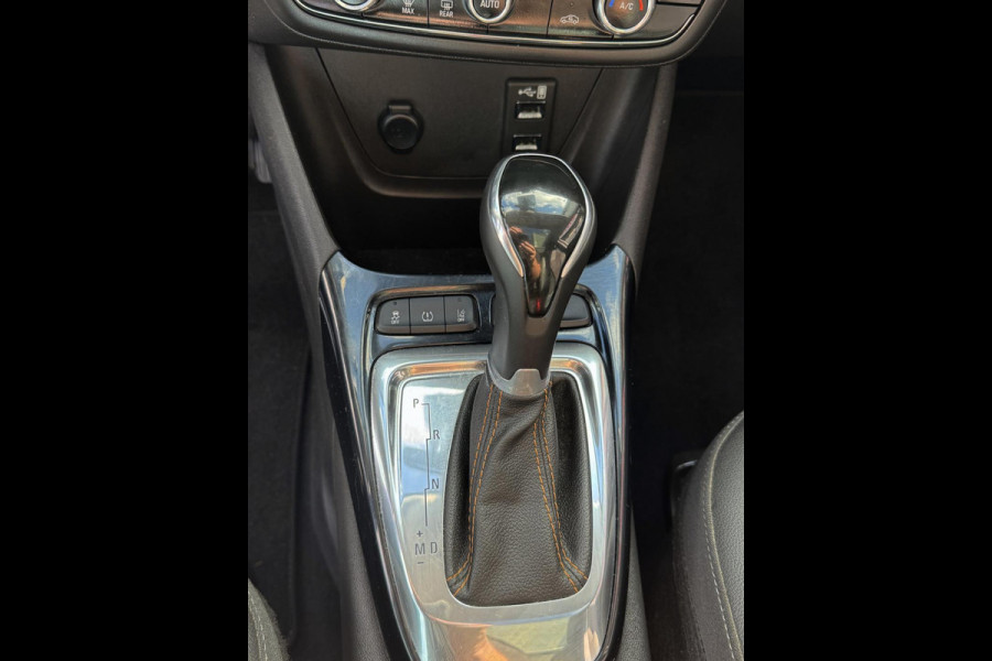 Opel Crossland X 1.2 Turbo - Automaat I Panorama dak I 1/2 Leer I Navigatie I Airco I PDC/Camera I Sport velgen I Dealer onderh.