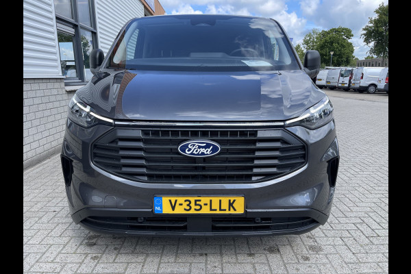 Ford Transit Custom 320 2.0 TDCI 136pk L2H1 Trend DC 6 persoons / NIEUW / BPM vrij! / rijklaar € 39.950 ex btw / lease vanaf € 715 / airco / cruise / camera / metallic lak / led koplampen / euro 6