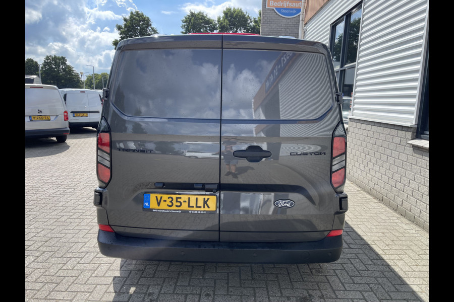 Ford Transit Custom 320 2.0 TDCI 136pk L2H1 Trend DC 6 persoons / NIEUW / BPM vrij! / rijklaar € 39.950 ex btw / lease vanaf € 715 / airco / cruise / camera / metallic lak / led koplampen / euro 6