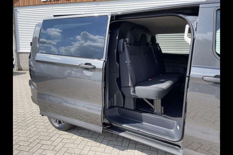 Ford Transit Custom 320 2.0 TDCI 136pk L2H1 Trend DC 6 persoons / NIEUW / BPM vrij! / rijklaar € 39.950 ex btw / lease vanaf € 715 / airco / cruise / camera / metallic lak / led koplampen / euro 6